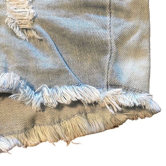 Parisian light wash stretch distressed jean shorts size 8 - Picture 5 of 10